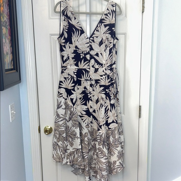 Vince Camuto Purple and White Tropical Wrap High-Low Dress New With Tag Size 14 - Picture 8 of 15